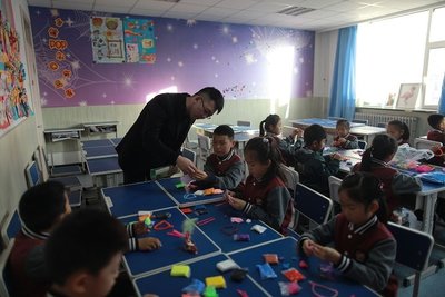 一实验银河小学孩子们的一天